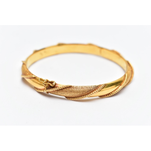 48 - A MODERN ASIAN HINGED BANGLE, approximate inner diameter 61mm, stamped 916, tested and assessed as 2... 