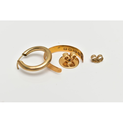 87 - A BROKEN 22CT GOLD BAND AND AN EARRING BACK, polished split band, hallmarked 22ct Birmingham, approx... 