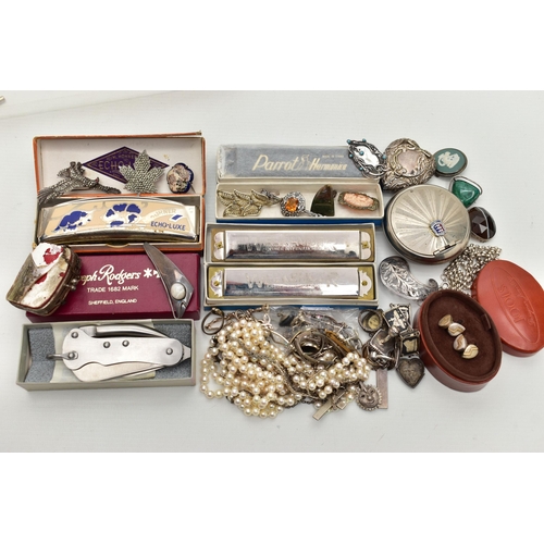 98 - A BOX OF ASSORTED ITMES, to include assorted silver and white metal jewellery, silver ingot pendant ... 