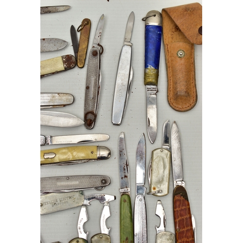 99 - A PLASTIC BOX OF ASSORTED FRUIT AND POCKET KNIVES, used conditions, stainless steel, some with plast... 