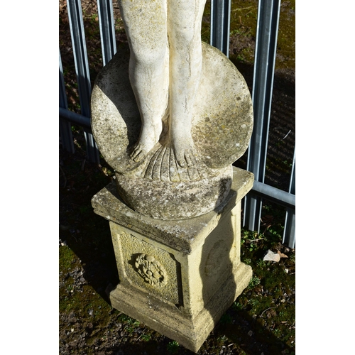 907 - A WEATHERED COMPOSITE GARDEN FIGURE, of a nude lady standing on a shell, on a separate plinth, heigh... 