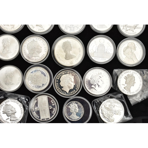 129 - A PLASTIC BOX CONTAINING SILVER AND SILVER PROOF COINS, to include 2x Britainia 2001, 2005 Silver co... 