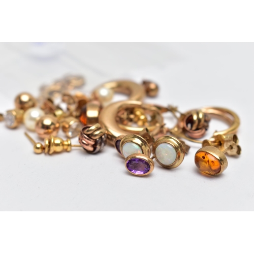 27 - AN ASSORTMENT OF 9CT GOLD AND YELLOW METAL, to include a pair of yellow gold hoop earrings, hallmark... 