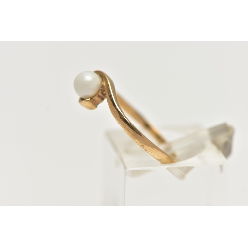 59 - A 9CT GOLD SINGLE PEARL RING, set with a single cultured pearl, between crossover shoulders, leading... 