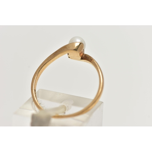 59 - A 9CT GOLD SINGLE PEARL RING, set with a single cultured pearl, between crossover shoulders, leading... 