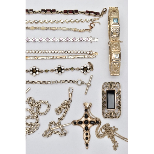 84 - A BAG OF ASSORTED WHITE METAL JEWELLERY, to include a silver belcher chain and matching bracelet, bo... 