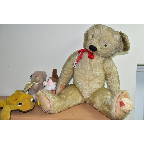 371 - A 2OTH CENTURY BEAR AND OTHER SOFT TOYS, comprising a large blonde mohair bear, jointed limbs and he... 