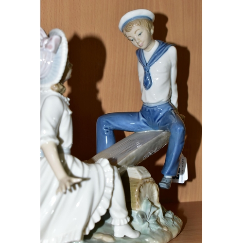 373 - A LLADRO 'SEESAW' FIGURINE, 1255 designed by Vincente Martinez 1974-1992 (1) (Condition report: no o... 