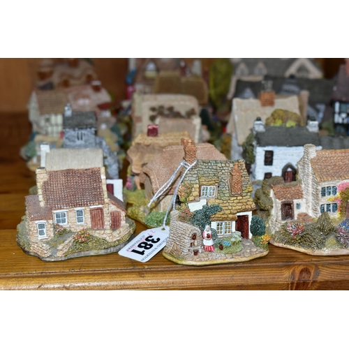 381 - A COLLECTION OF TWENTY EIGHT UNBOXED LILIPUT LANE AND OTHER COTTAGES, comprising Moreton Manor, Tint... 