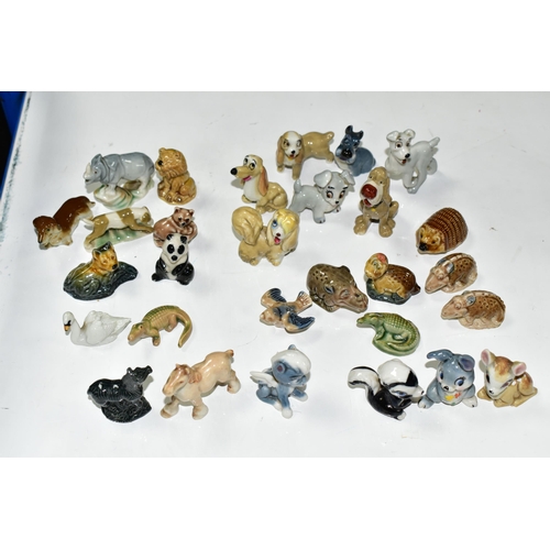 385 - A GROUP OF ASSORTED CERAMICS, comprising a Beswick Fox 1017 (chipped ear), three miniature Cloisonné... 