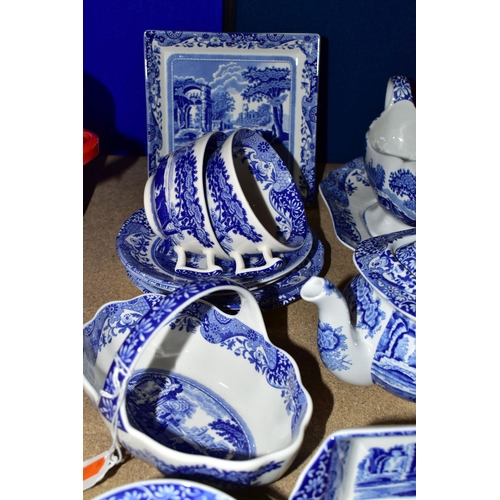 419 - THIRTY NINE PIECES OF SPODE ITALIAN TEA AND DINNER WARES, to include a teapot, a cream jug, a covere... 