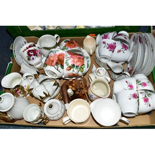 424 - THREE BOXES AND LOOSE CERAMICS AND GLASSWARES, to include an Aynsley Orchard Gold rose bowl, covered... 