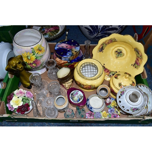 424 - THREE BOXES AND LOOSE CERAMICS AND GLASSWARES, to include an Aynsley Orchard Gold rose bowl, covered... 