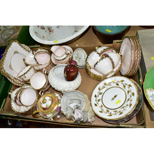 433 - ONE BOX OF CHINA TEAWARES, TWO BOXED SETS OF STUART CRYSTAL GLASSES AND A BREXTON LUXURY PICNIC SET,... 