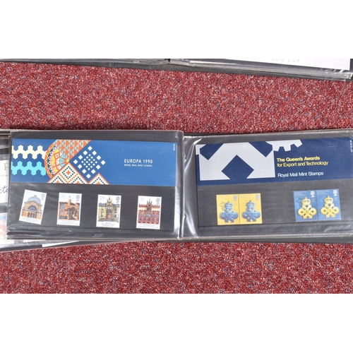 17 - GB COLLECTION OF FIRST DAY COVERS AND PRESENTATION PACKS TOGETHER WITH A FEW BOOKLETS