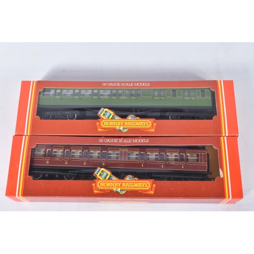 100 - A QUANTITY OF MAINLY BOXED AND PART BOXED OO GAUGE COACHING STOCK, assorted models by Mainline, Airf... 