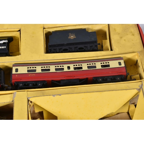 91 - A WESTINGHOUSE GARRARD TICKET MACHINE, bakelite railway ticket rack, lever and bars have rusted, Wes... 