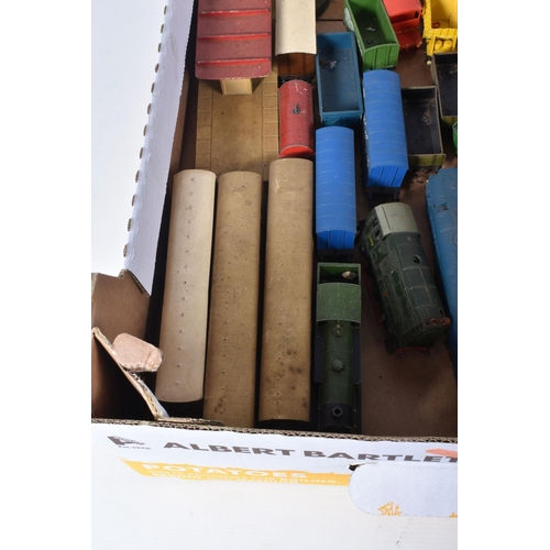 94 - A QUANTITY OF UNBOXED AND ASSORTED OO GAUGE MODEL RAILWAY ITEMS, to include repainted Hornby Dublo A... 