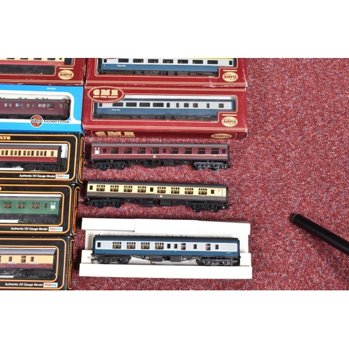 99 - A QUANTITY OF MAINLY BOXED AND PART BOXED OO GAUGE COACHING STOCK, assorted models by Mainline and A... 