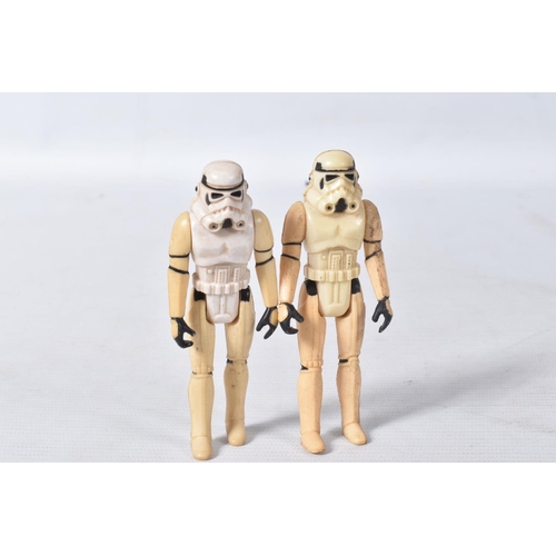 153 - A COLLECTION OF UNBOXED AND PLAYWORN FIRST TWENTY ONE 1977-1979 STAR WARS FIGURES, to include 3 R2-D... 