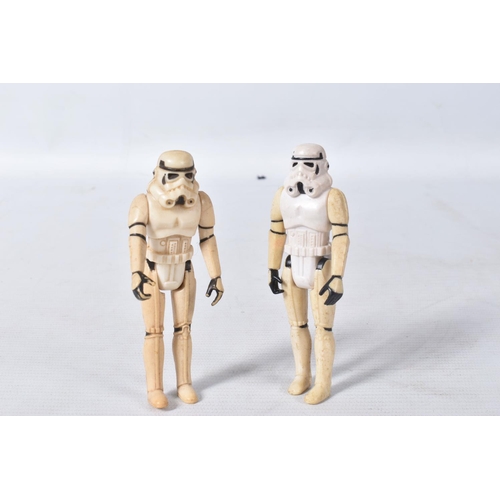 153 - A COLLECTION OF UNBOXED AND PLAYWORN FIRST TWENTY ONE 1977-1979 STAR WARS FIGURES, to include 3 R2-D... 