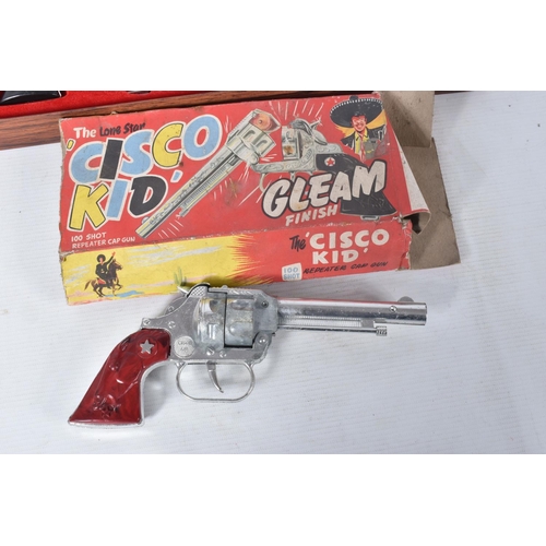 157 - A BOXED CRESCENT MATCHING PAIR OF TEXAS PISTOLS CAP GUN SET, both appear complete and in very good c... 