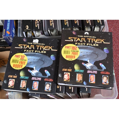 185 - A QUANTITY OF STAR TREK MODELS AND COLLECTIBLES, to include boxed AMT Special Edition 3-piece U.S.S.... 