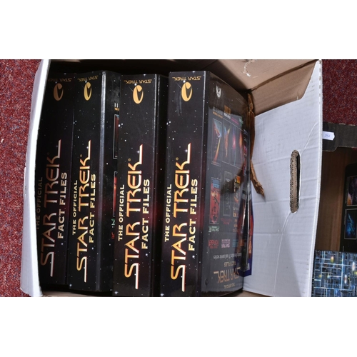 185 - A QUANTITY OF STAR TREK MODELS AND COLLECTIBLES, to include boxed AMT Special Edition 3-piece U.S.S.... 