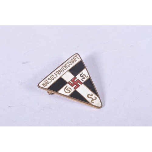 231 - THREE NAT SOZ FRAUENSCHAFT SENIOR WOMENS LEADERS PIN BADGES, two are pin badges, the largest is  mar... 