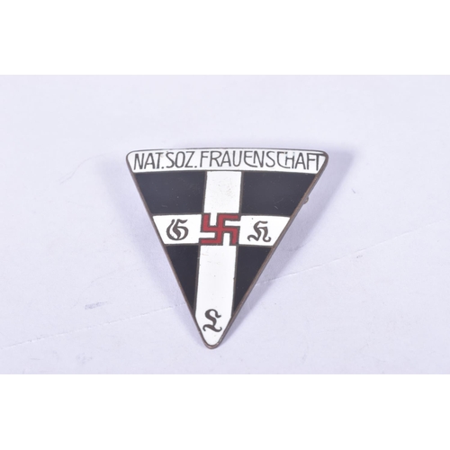 231 - THREE NAT SOZ FRAUENSCHAFT SENIOR WOMENS LEADERS PIN BADGES, two are pin badges, the largest is  mar... 