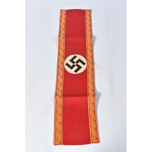 251 - A NAZI PARTY THIRD REICH ARM BAND WITH CENTRAL SWASTIKA & PIP, this arm band is for a KREIS level ra... 