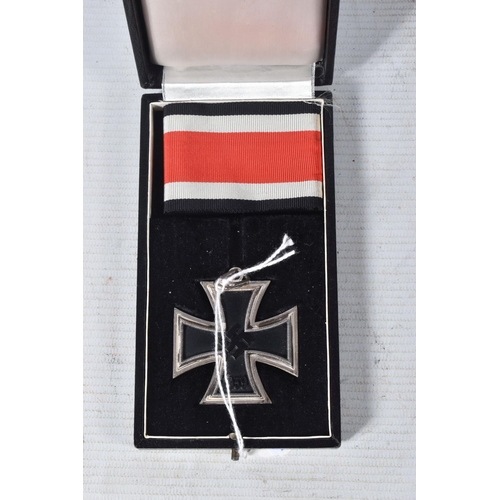 253 - A NICE ORIGINAL KNIGHTS CROSS OF THE IRON CROSS, IT IS believed the parts were made during WW2 but t... 