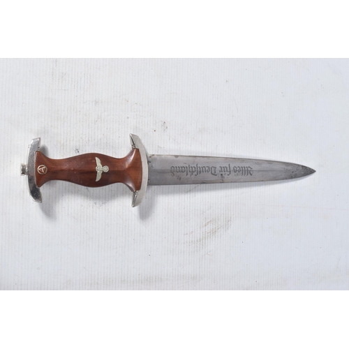 264 - A WWII ERA GERMAN SA DAGGER, this dagger is complete with its original scabbard and has the maker ma... 