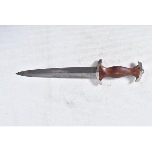 264 - A WWII ERA GERMAN SA DAGGER, this dagger is complete with its original scabbard and has the maker ma... 