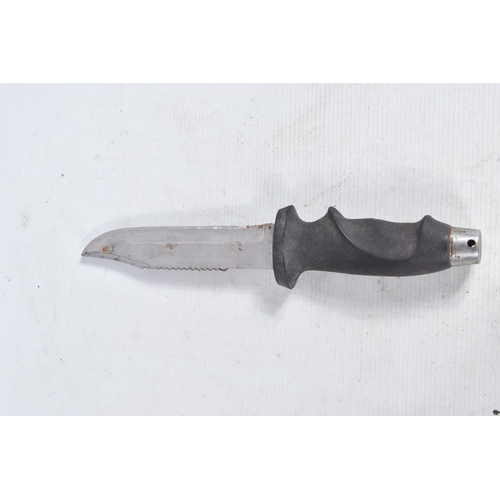 359 - A DIVERS KNIFE, SPIKE BAYONET AND A SHEATH FOR A HJ DAGGER, the spike bayonet does show some surface... 