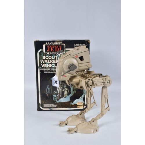 32 - A BOXED PALITOY STAR WARS RETURN OF THE JEDI SCOUT WALKER VEHICLE, appears complete and in good cond... 