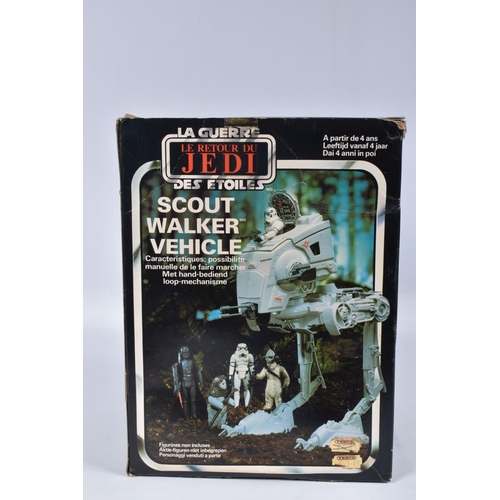 32 - A BOXED PALITOY STAR WARS RETURN OF THE JEDI SCOUT WALKER VEHICLE, appears complete and in good cond... 