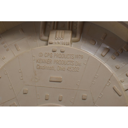 33 - AN UNBOXED CPG KENNER 1979 STAR WARS MILLENNIUM FALCON, playworn condition but appears largely compl... 