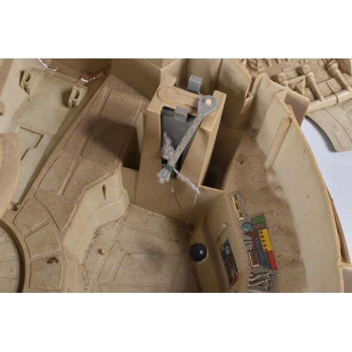 33 - AN UNBOXED CPG KENNER 1979 STAR WARS MILLENNIUM FALCON, playworn condition but appears largely compl... 