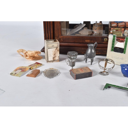 72 - AN OAK GLAZED TABLE TOP DISPLAY CASE, c.1920, missing two pieces from top but otherwise in fairly go... 