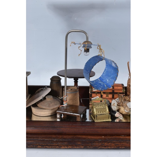 72 - AN OAK GLAZED TABLE TOP DISPLAY CASE, c.1920, missing two pieces from top but otherwise in fairly go... 