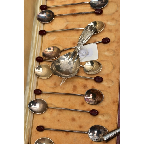 80 - A GEORGE IV SILVER CADDY SPOON AND ASSORTED WHITE METAL WARE, the fiddle pattern caddy spoon, with s... 