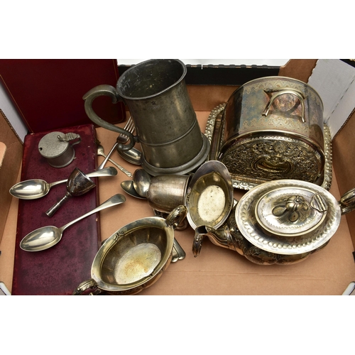 80 - A GEORGE IV SILVER CADDY SPOON AND ASSORTED WHITE METAL WARE, the fiddle pattern caddy spoon, with s... 