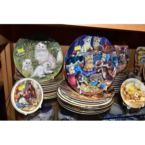 371 - A LARGE QUANTITY OF CAT THEMED COLLECTOR'S PLATES,  comprising twelve limited edition Konic porcelai... 