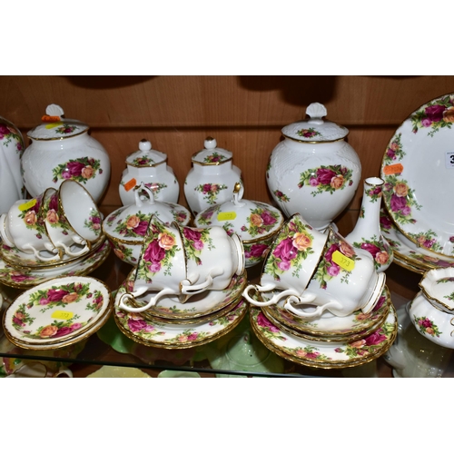 373 - A GROUP OF ROYAL ALBERT 'OLD COUNTRY ROSES' TEAWARES, comprising four side plates (marked as second ... 