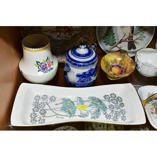 413 - A COLLECTION OF ASSORTED CERAMICS, comprising a mid-century Poole Pottery 'Parsley' tray, two Dansk ... 