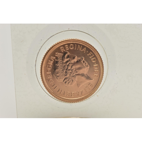 15 - A LATE 20TH CENTURY GOLD HALF SOVEREIGN COIN, obverse depicting Queen Elizabeth II, reverse George a... 