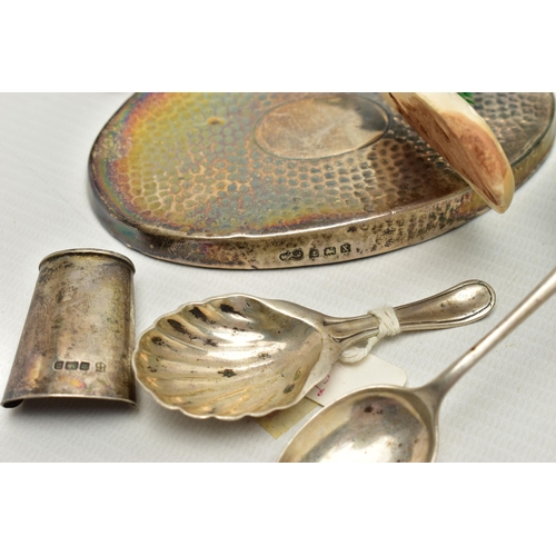 158 - A BOX OF ASSORTED SILVER ITEMS, to include two silver clothes brushes, a clothes brush silver liner ... 