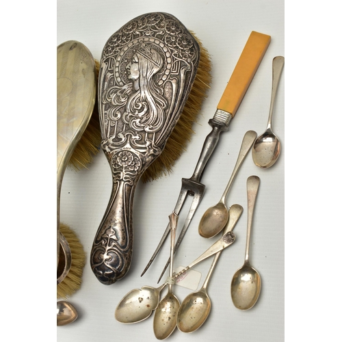 158 - A BOX OF ASSORTED SILVER ITEMS, to include two silver clothes brushes, a clothes brush silver liner ... 