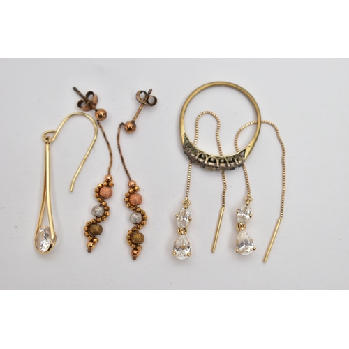 47 - TWO PAIRS OF EARRINGS, A SINGLE EARRING AND A RING, to include a pair of cubic zirconia set chain dr... 